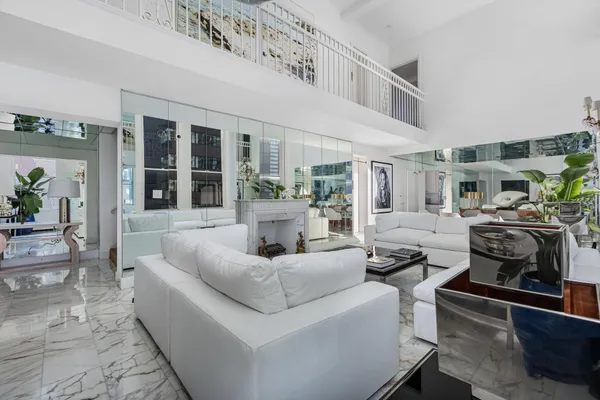 $25,000 | 111 East 56th Street, Unit 2100 | Midtown East