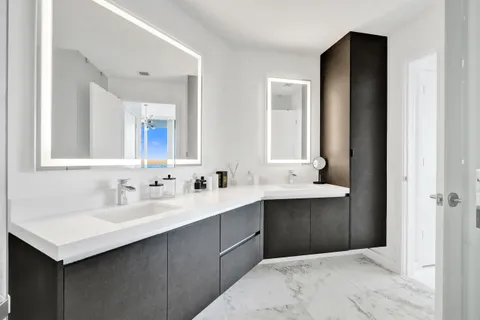 $725,000 | 851 Northeast 1st Avenue, Unit 3506, Miami, FL 33132