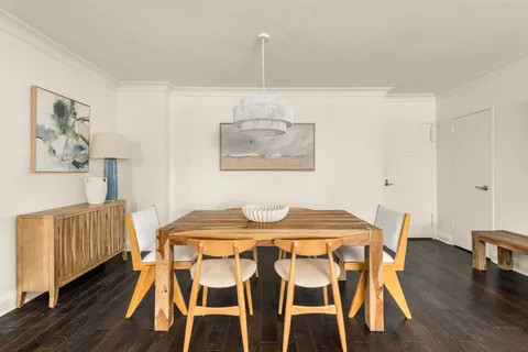 $1,850,000 | 250 East 65th Street, Unit 10C | Lenox Hill