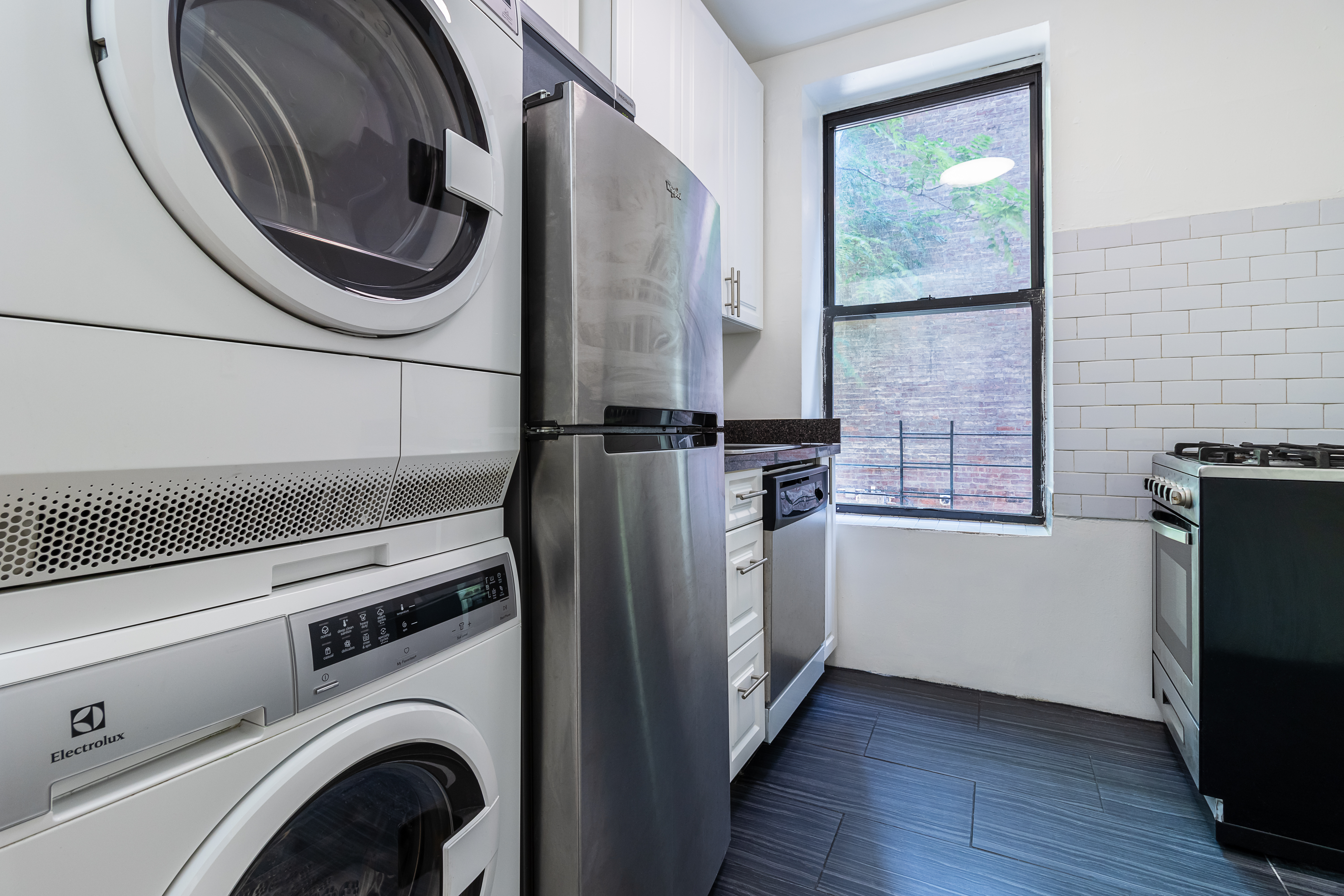 28 Macombs Pl Unit 4