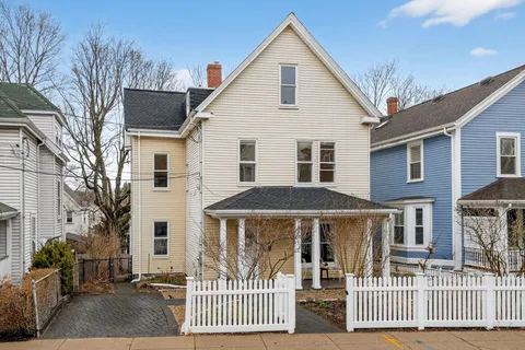 Contact Agent | 146 Poplar Street, Boston, MA 02131