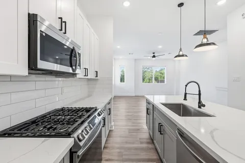 $375,000 | 1404 Mansfield Street, Houston, TX 77091