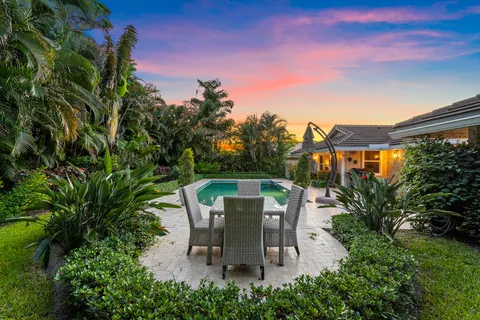 $1,200,000 | 10 Bentwood Road, Palm Beach Gardens, FL 33418