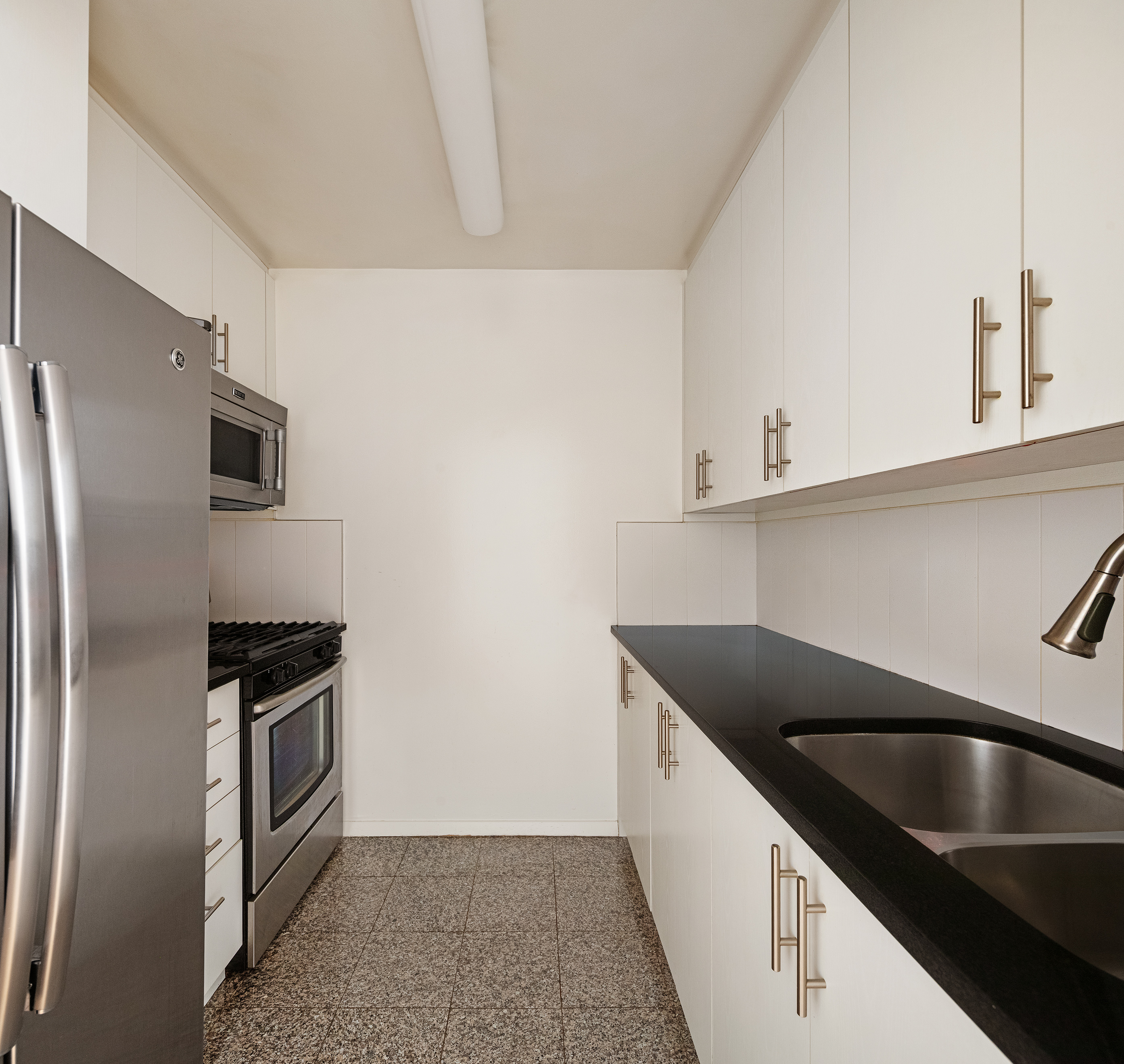 170 East 87th Street, Unit W3E Manhattan, NY 10128 - Photo 7 of 18 Gallery Image 7