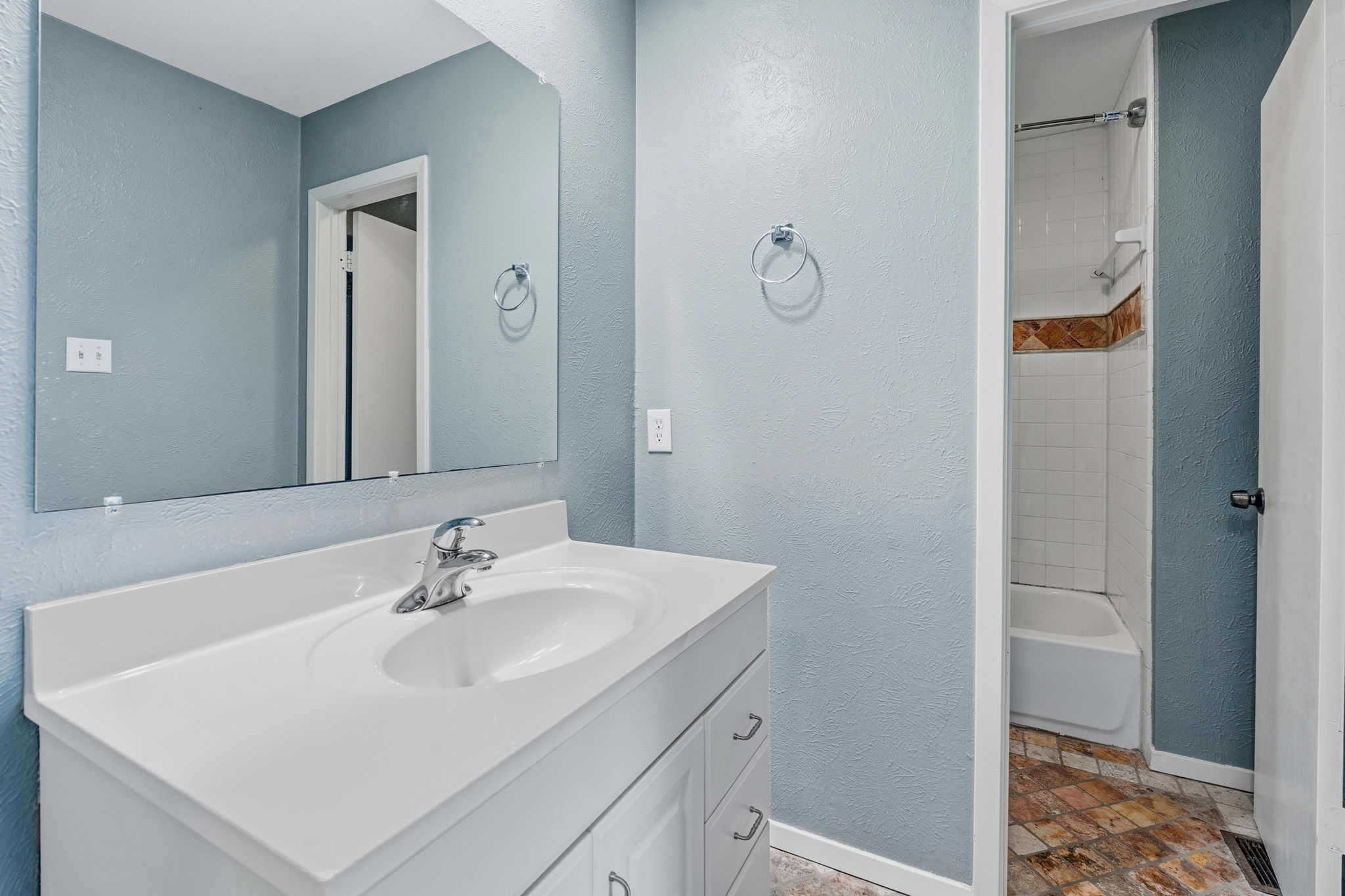 1748 Ohlen Road, Unit 24 Austin, TX 78757 - Photo 19 of 26