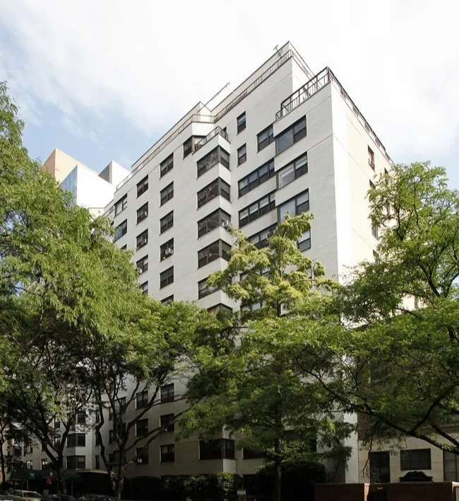 $945,000 | 315 East 65th Street, Unit 1H | Lenox Hill