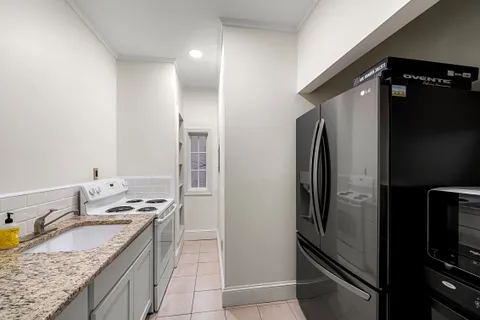 Contact Agent | 16 West Read Street, Baltimore, MD 21201