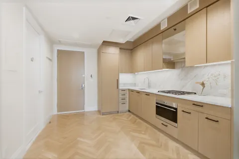 $750,000 | 300 West 122nd Street, Unit 4F | Harlem