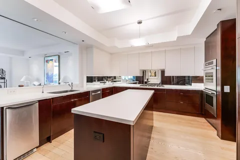 $5,200,000 | 5630 Wisconsin Avenue, Unit 805, Chevy Chase, MD 20815