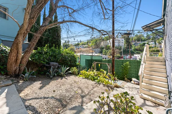 $1,495,500 | 3320 Hamilton Way, Los Angeles, CA 90026