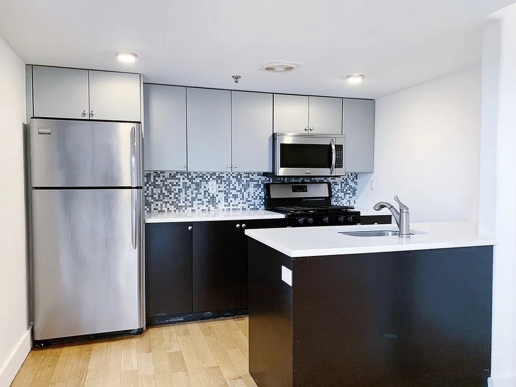 94 Meserole Street, Unit 4B Brooklyn, NY 11206 - Photo 6 of 21