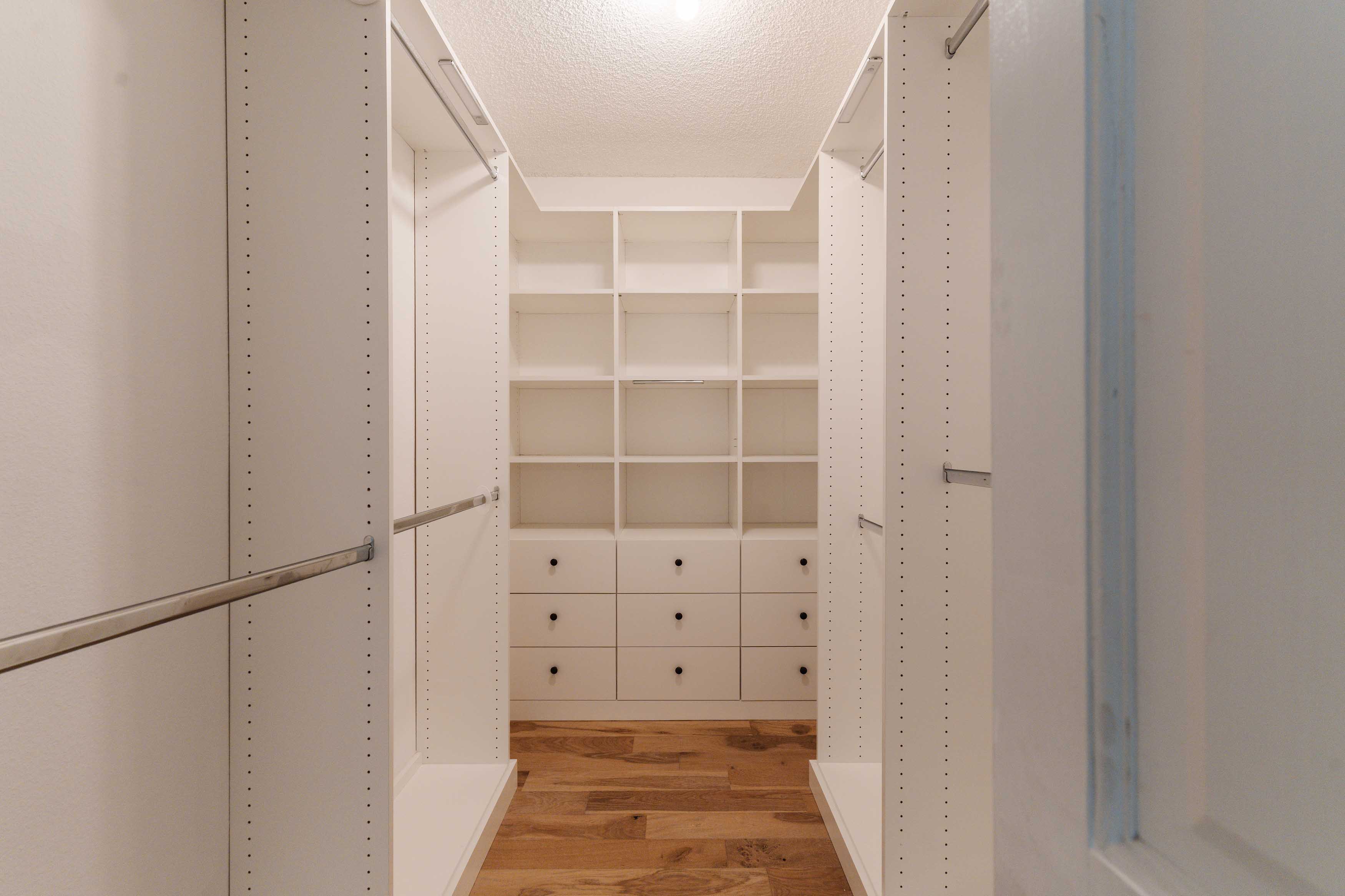 17273 Avenida De La Herradura Pacific Palisades, CA 90272 - Photo 20 of 23 a view of walk in closet with empty racks