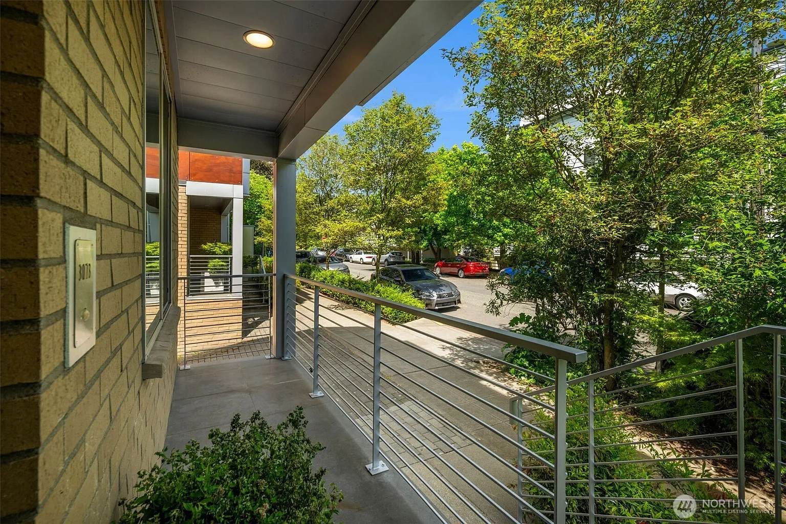 307 14th Avenue East, Unit B Seattle, WA 98112 - Photo 32 of 36