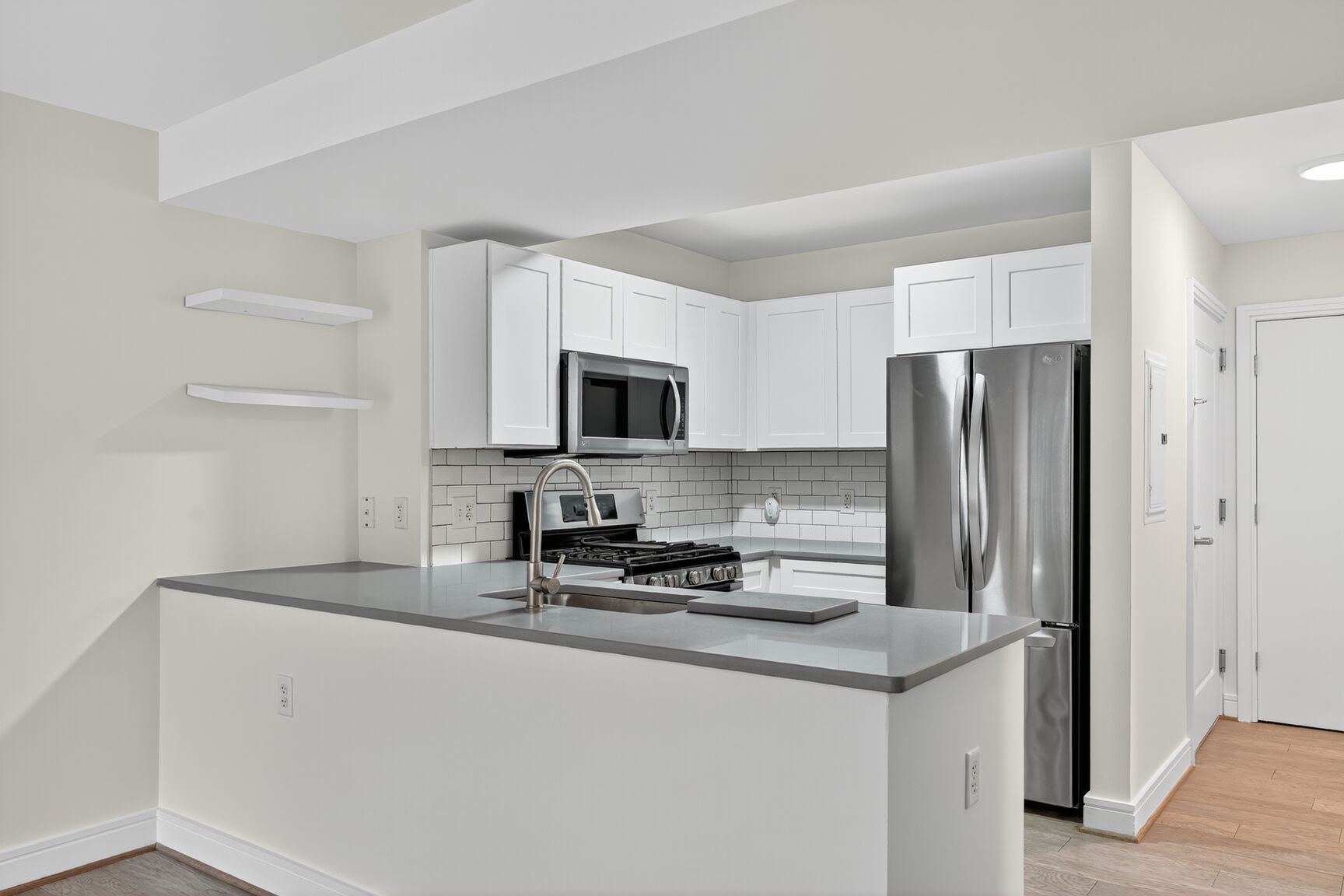 800 4th Street Southwest, Unit S221 Washington, DC 20024 - Photo 3 of 12
