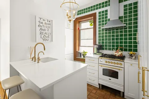 $1,750,000 | 237 West 11th Street, Unit 2B | West Village