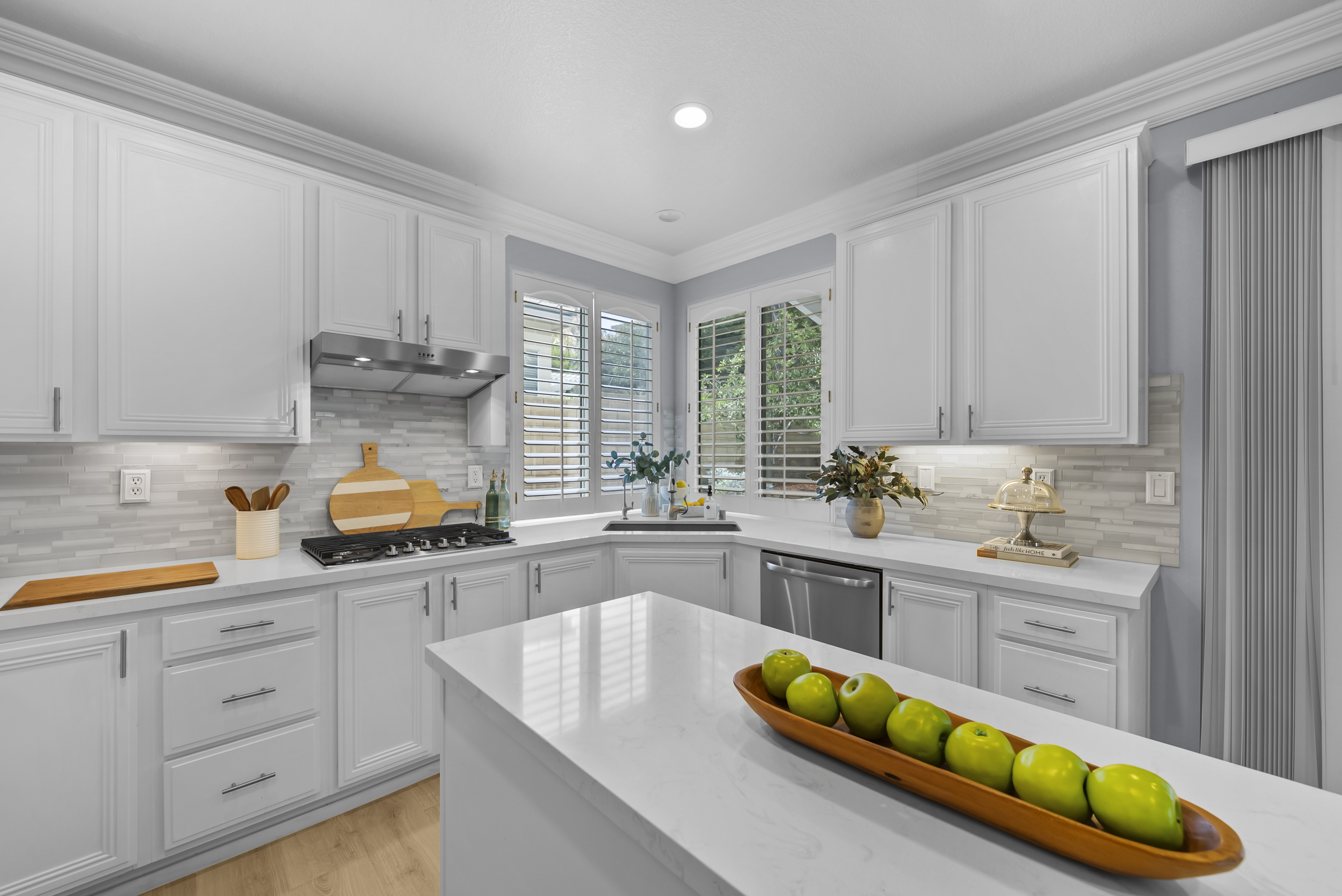 25415 Thoreau Way Stevenson Ranch, CA 91381 - Photo 4 of 9