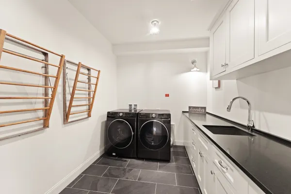 $2,550,000 | 8621 McHenry Street, Vienna, VA 22180