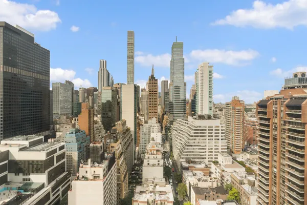 $795,000 | 303 East 57th Street, Unit 30E | Sutton Place