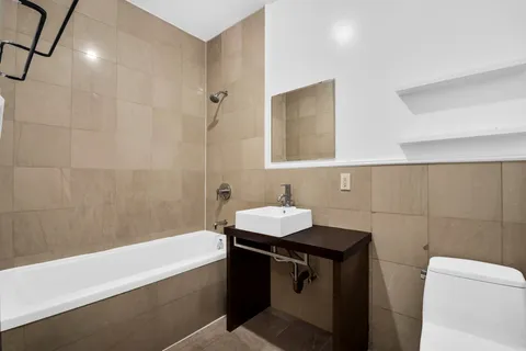 $849,000 | 91 Grand Avenue, Unit 3G | Clinton Hill