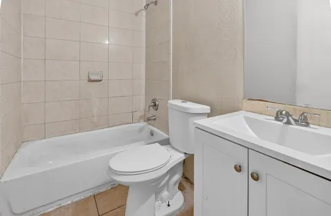$750,000 | 812 Northwest 70th Street, Miami, FL 33150
