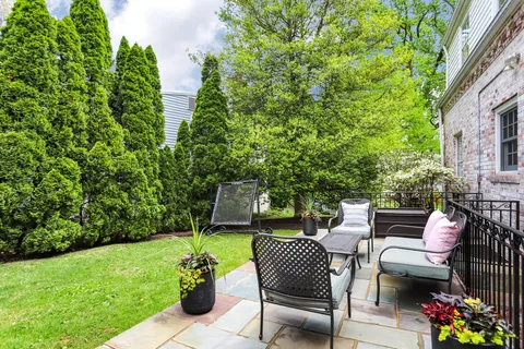 $1,225,000 | 3501 Bradley Lane, Chevy Chase, MD 20815