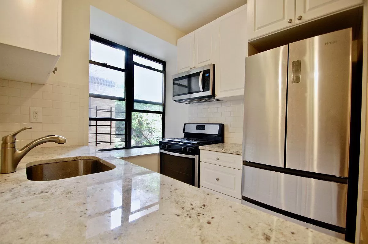 92 Pinehurst Avenue, Unit 1F Manhattan, NY 10033 - Photo 2 of 18