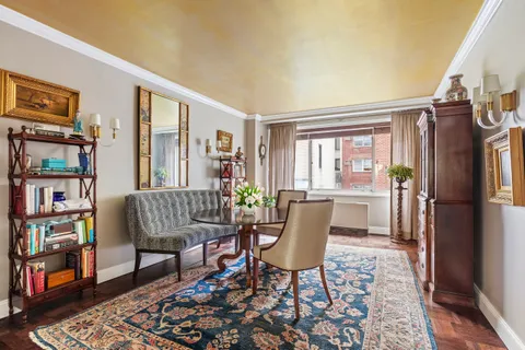 $3,000,000 | 10 East 70th Street, Unit 3A | Lenox Hill