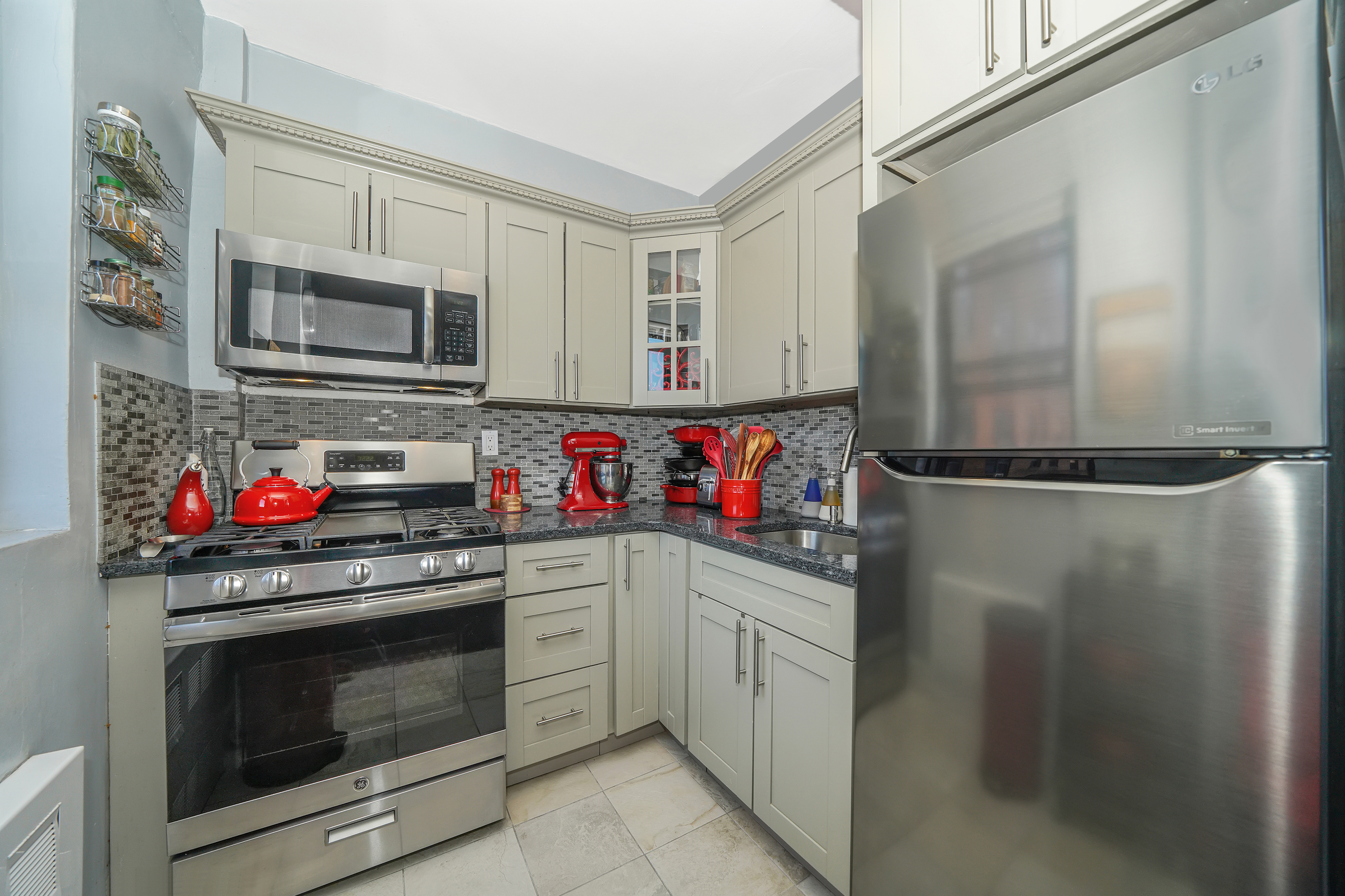 99-60 63rd Road, Unit 7H Queens, NY 11374 - Photo 6 of 18 Gallery Image 6
