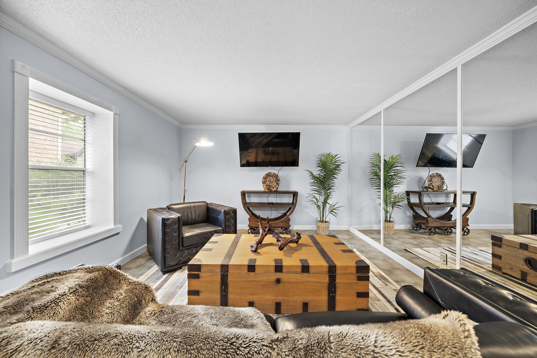8289 Kingsbrook Road, Unit 173 Houston, TX 77024 - Photo 3 of 20 Gallery Image 3