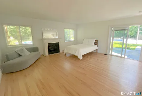 $2,095,000 | 2177 Cross Highway, Fairfield, CT 06824