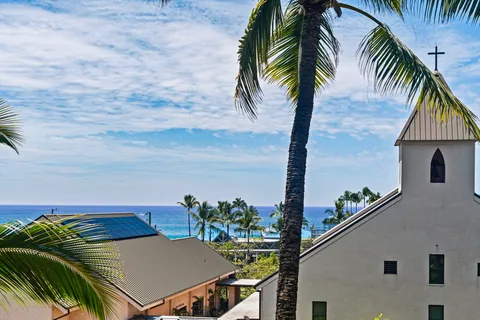 $500,000 | 75-5766 Kuakini Highway, Unit 406, Kailua-Kona, HI 96740