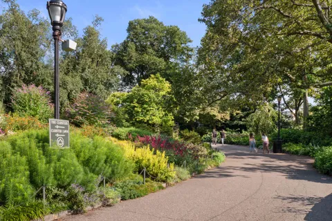 a picture of a cabinet with a bench