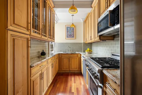 $1,100,000 | 119 East 84th Street, Unit 9C | Upper East Side