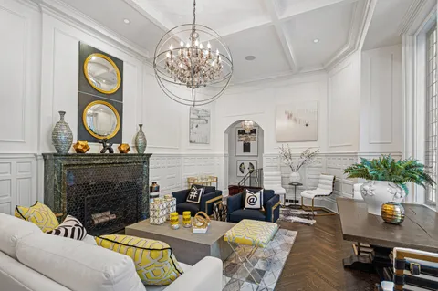$3,295,000 | 4 East 82nd Street, Unit 1/2R | Upper East Side