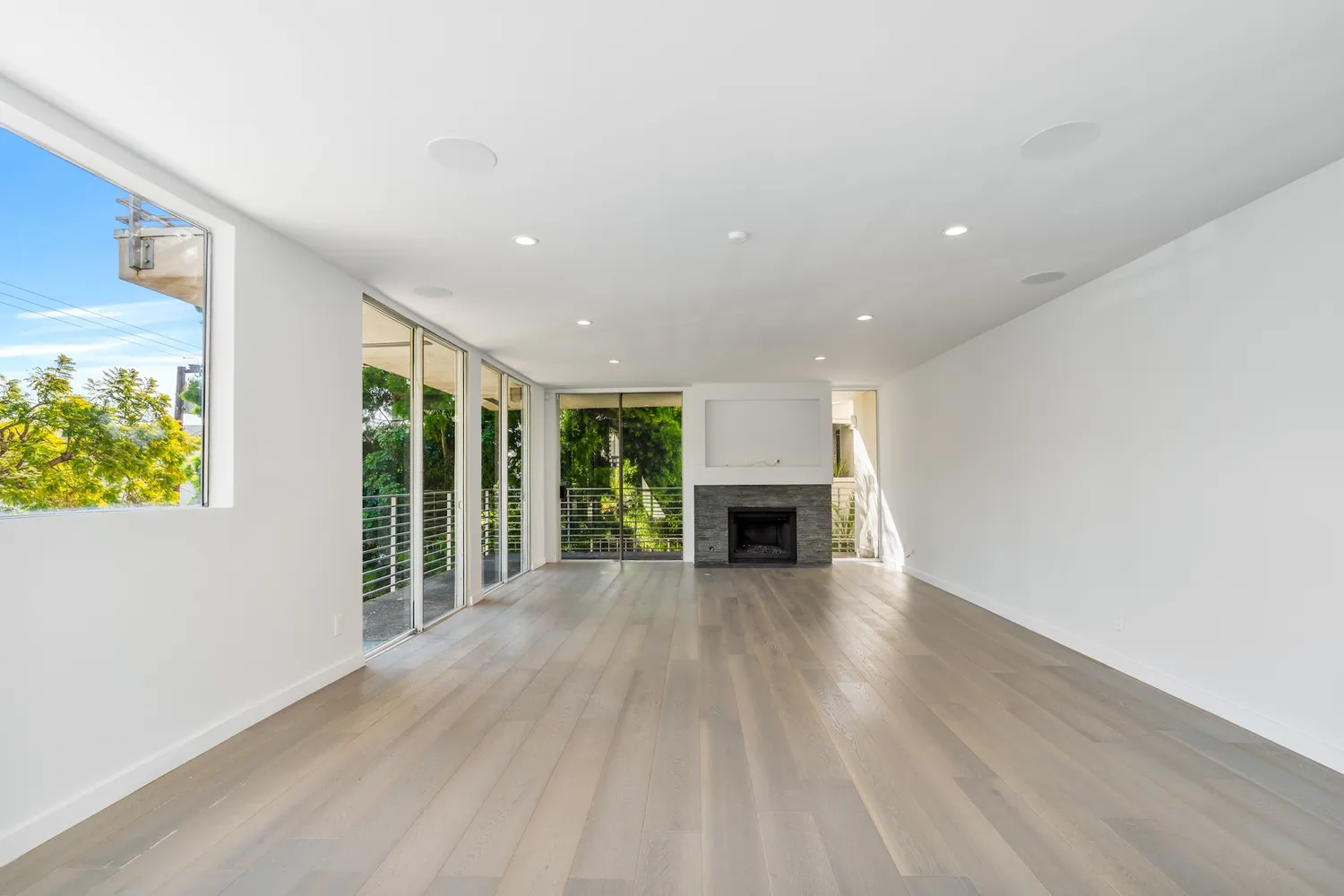 $1,025,000 | 1129 Larrabee Street, Unit 6, West Hollywood, CA 90069
