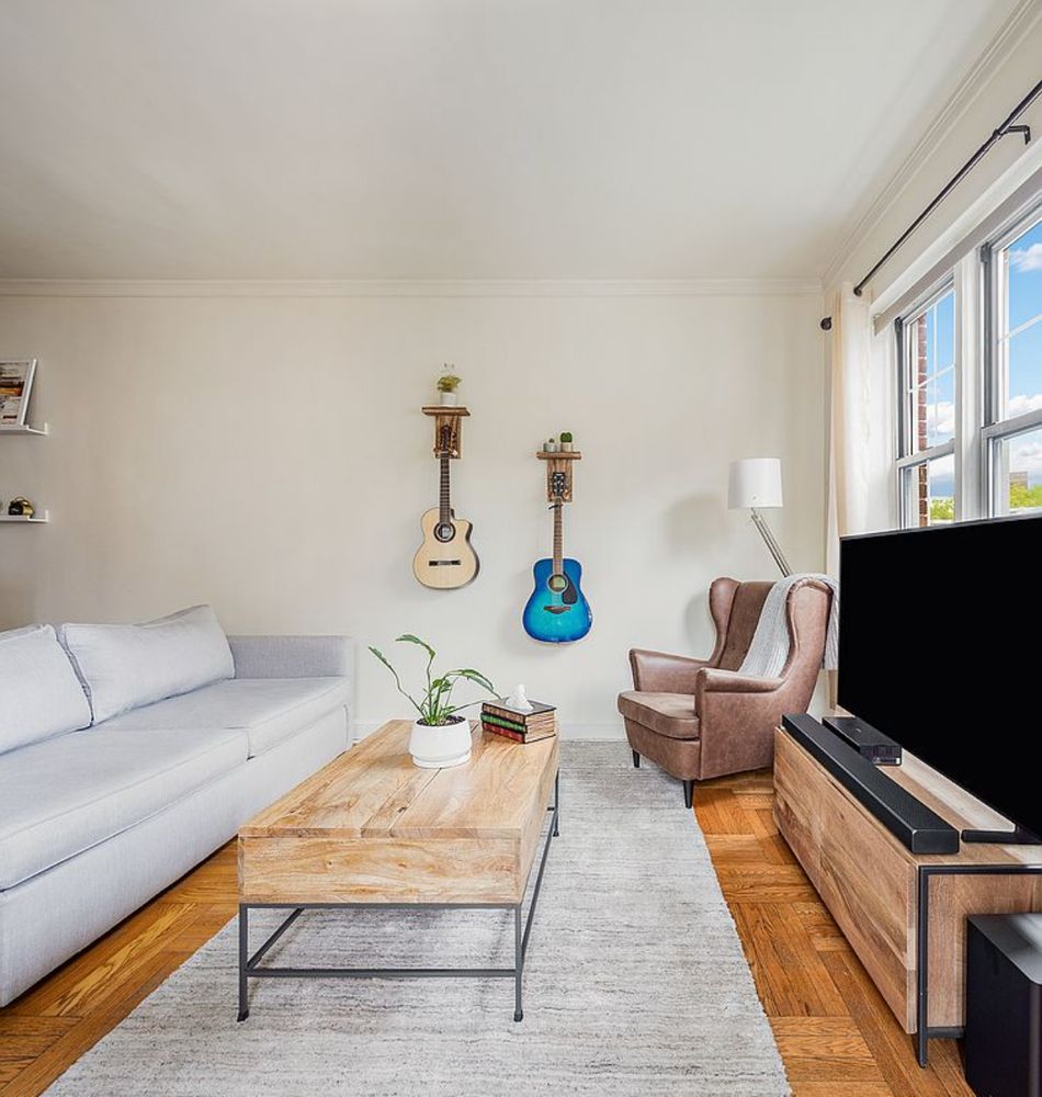$5,750 | 25 Minetta Lane, Unit 6G | Greenwich Village