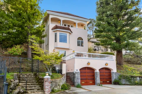 $3,000,000 | 616 Lakeview Way, Redwood City, CA 94062