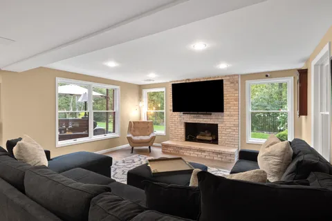 $1,995,000 | 13352 Weston Park Drive, St. Louis, MO 63131