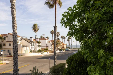$4,498,000 | 207 21st Street, Huntington Beach, CA 92648