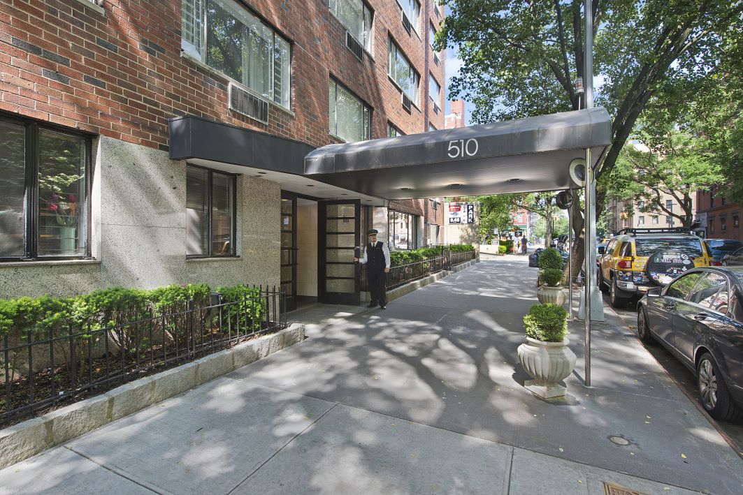 510 East 85th Street, Unit 2C Manhattan, NY 10028 - Photo 1 of 2 a view of a building with a garden