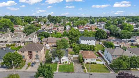 $749,000 | 223 Darlington Avenue | Huguenot