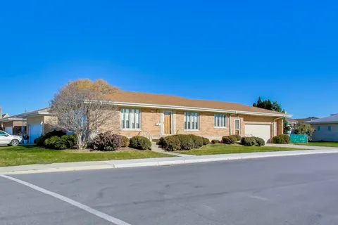 $499,900 | 8618 West Leland Avenue, Chicago, IL 60656