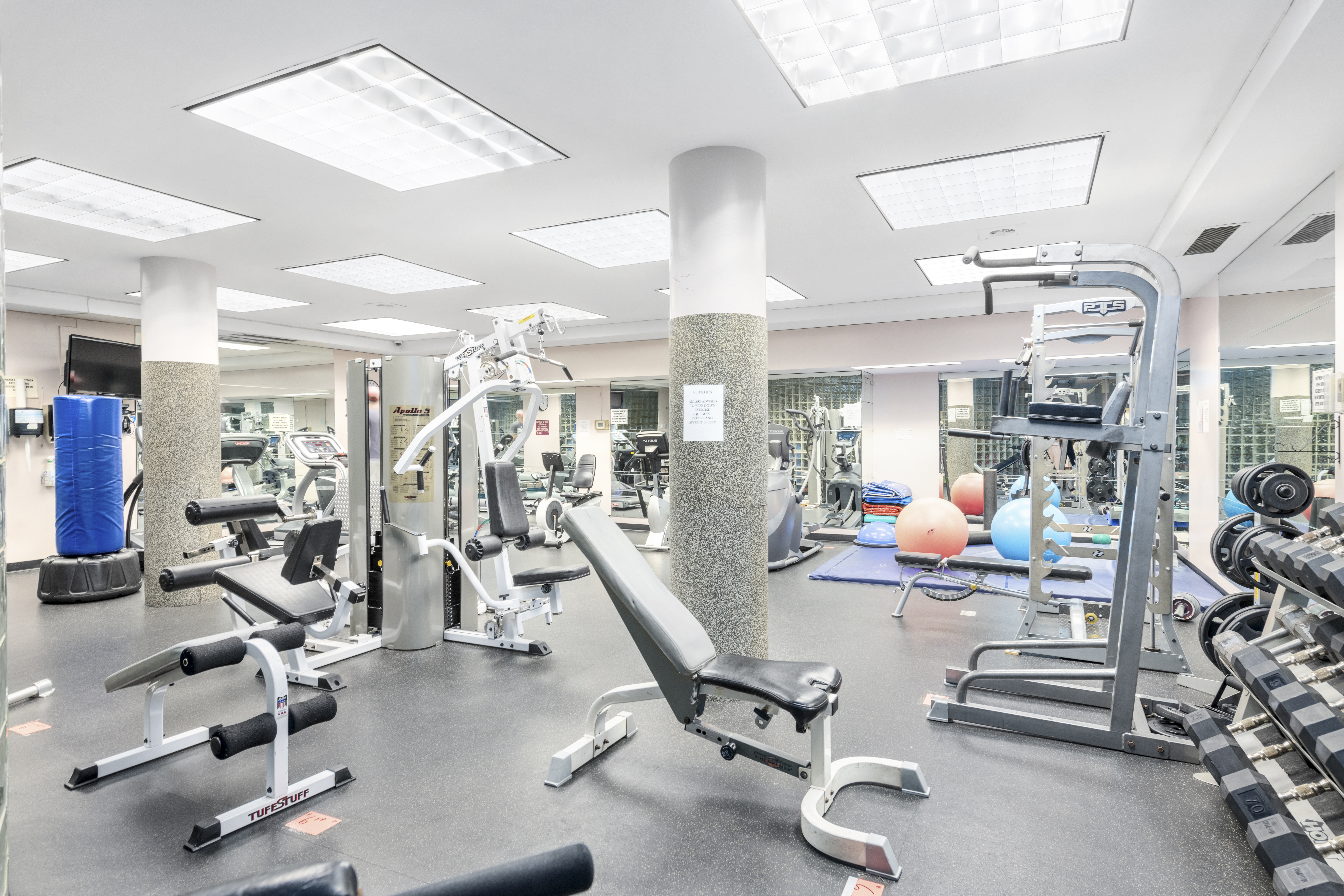 100 West 89th Street, Unit 3E Manhattan, NY 10024 - Photo 12 of 19 a view of a room with gym equipment