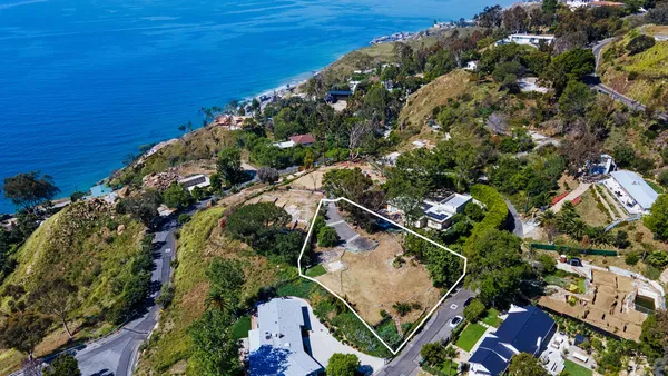 $1,690,000 | 20572 Little Rock Way, Malibu, CA 90265