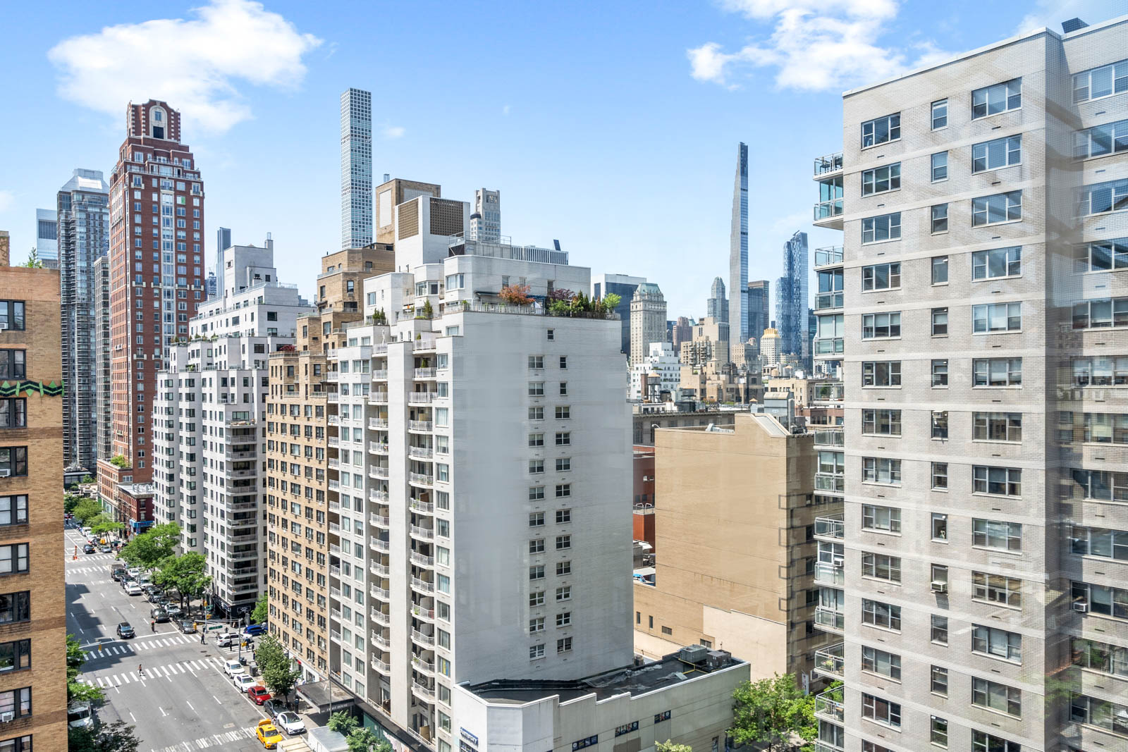 200 East 69th Street, Unit 15E Manhattan, NY 10021 - Photo 7 of 9