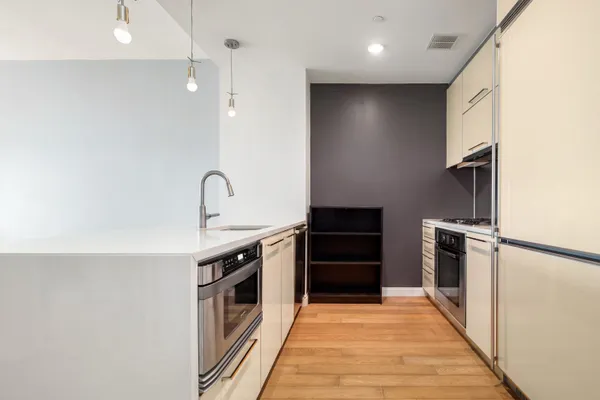 $4,450 | 11-02 49th Avenue, Unit PH10N | Long Island City