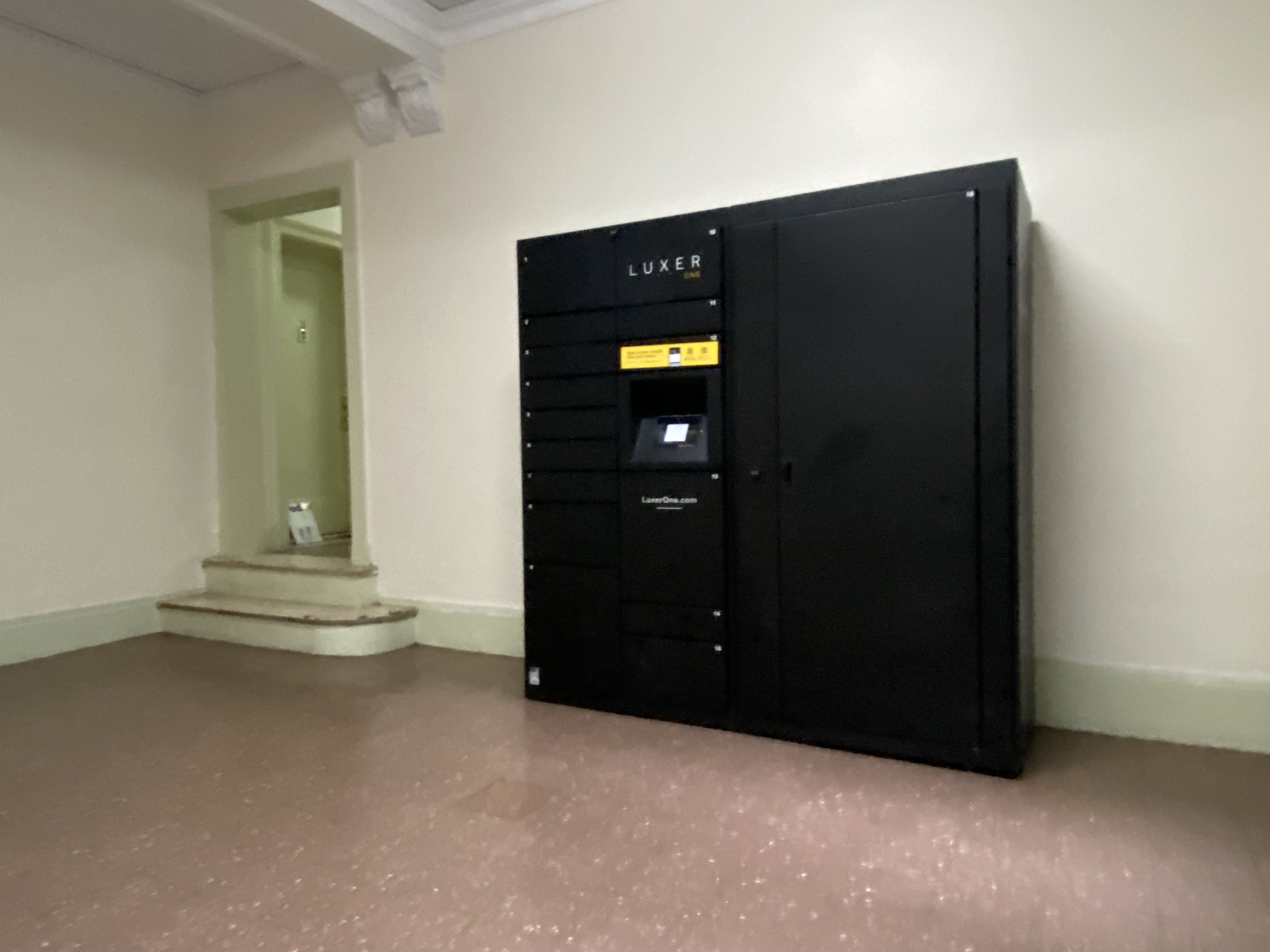 620 West 171st Street, Unit 3B Manhattan, NY 10032 - Photo 7 of 9 en empty room with window