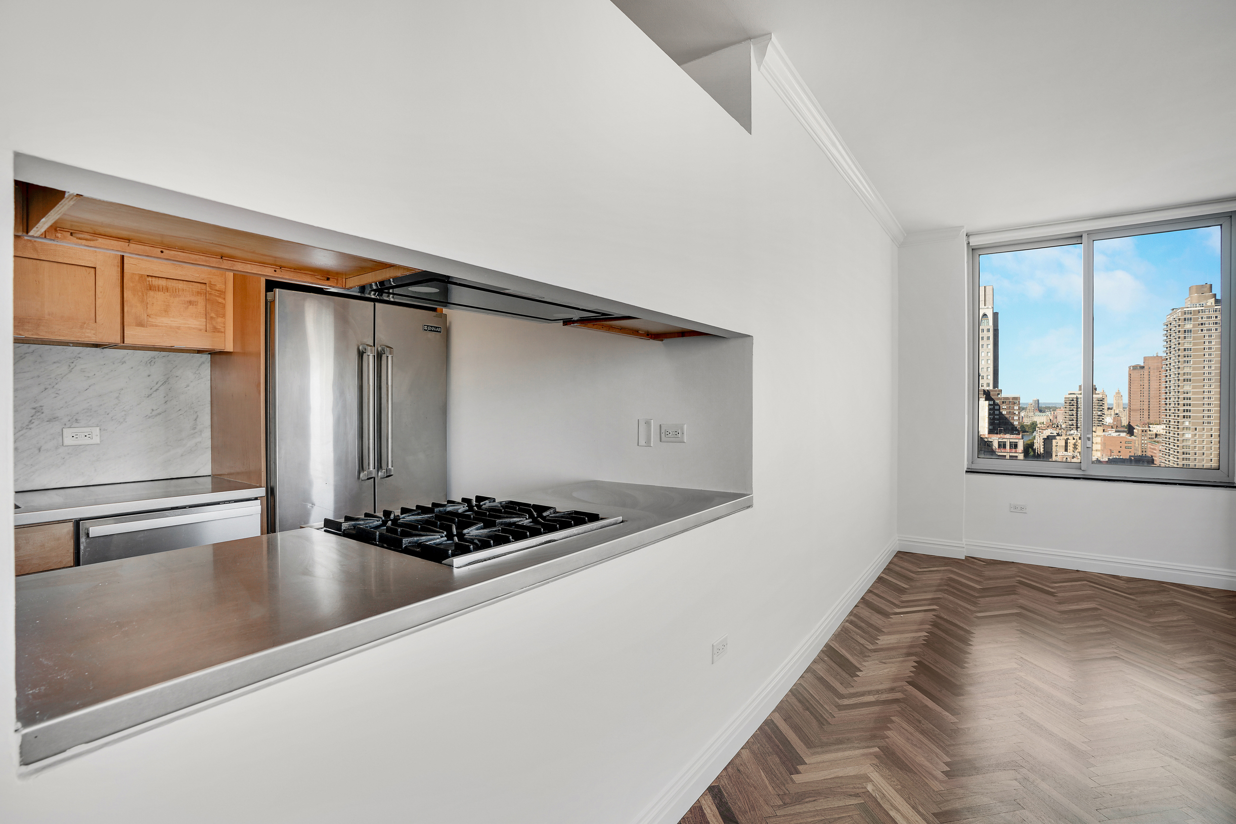 Manhattan, NY 10128 - Photo 7 of 31