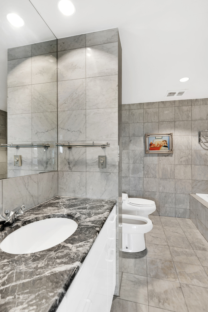 146 West 57th Street, Unit 56C Manhattan, NY 10019 - Photo 6 of 11