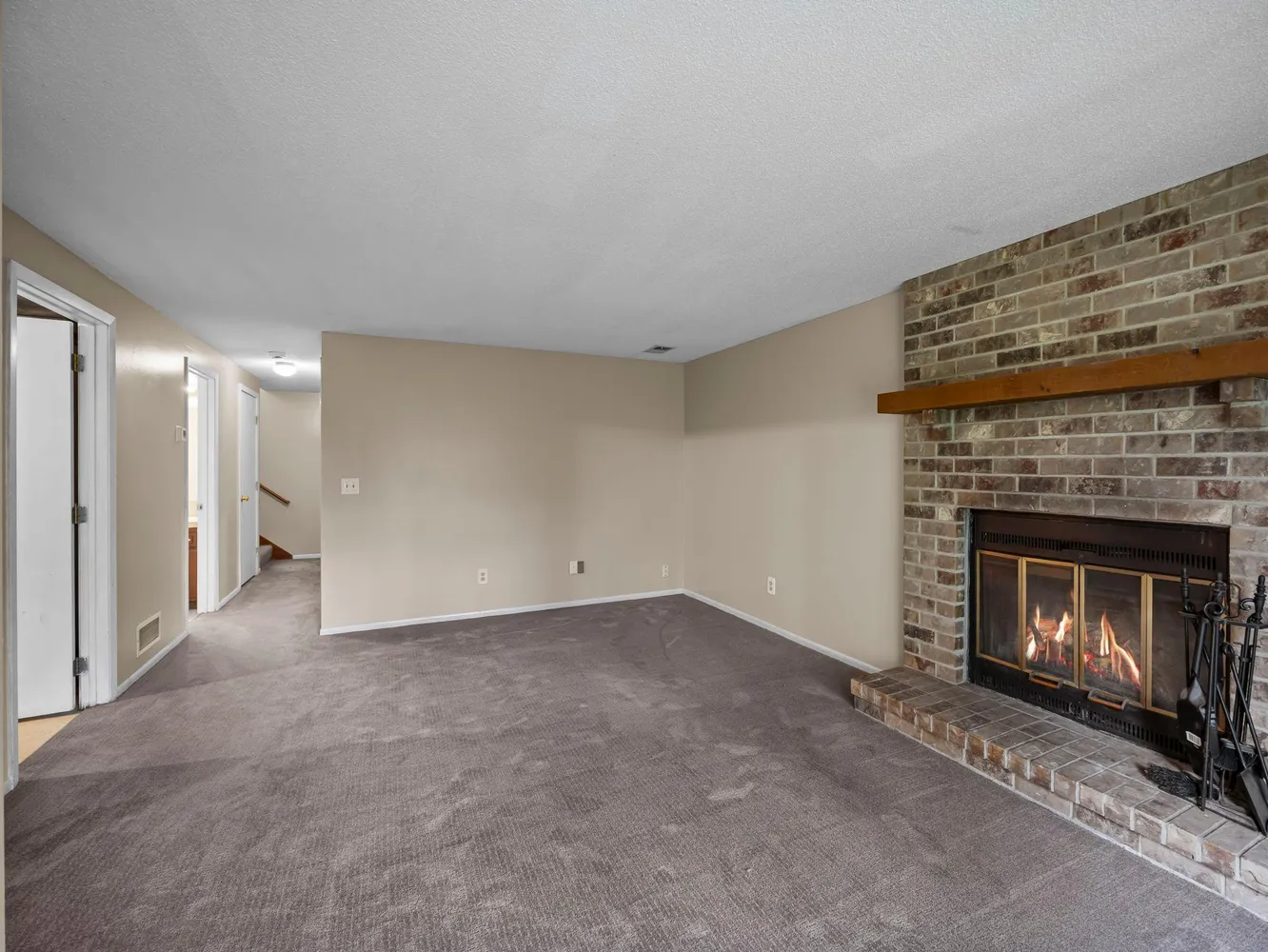 $2,000 | 5535 Lindsay Street, Golden Valley, MN 55422